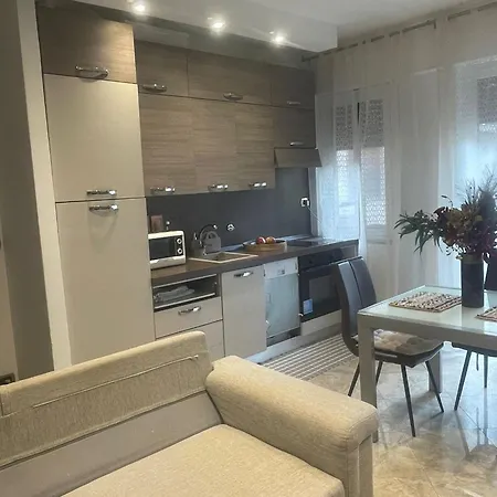 Cosy Flat Few Minutes Walk From Ariston * Σαν Ρέμο
